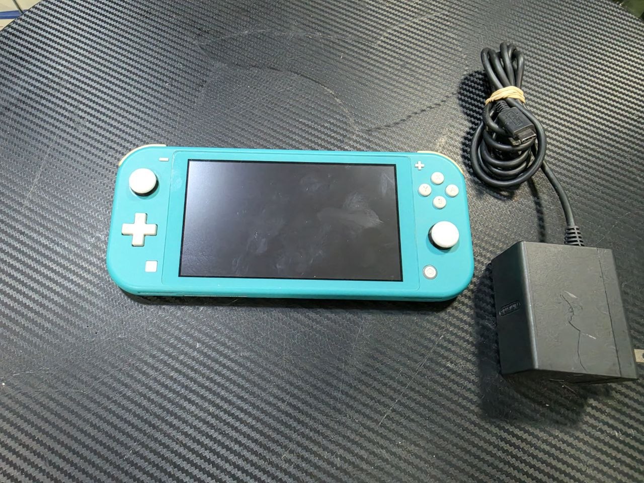 Nintendo Switch Lite - Turquoise (Jailbreak - 256GB) — Vortex