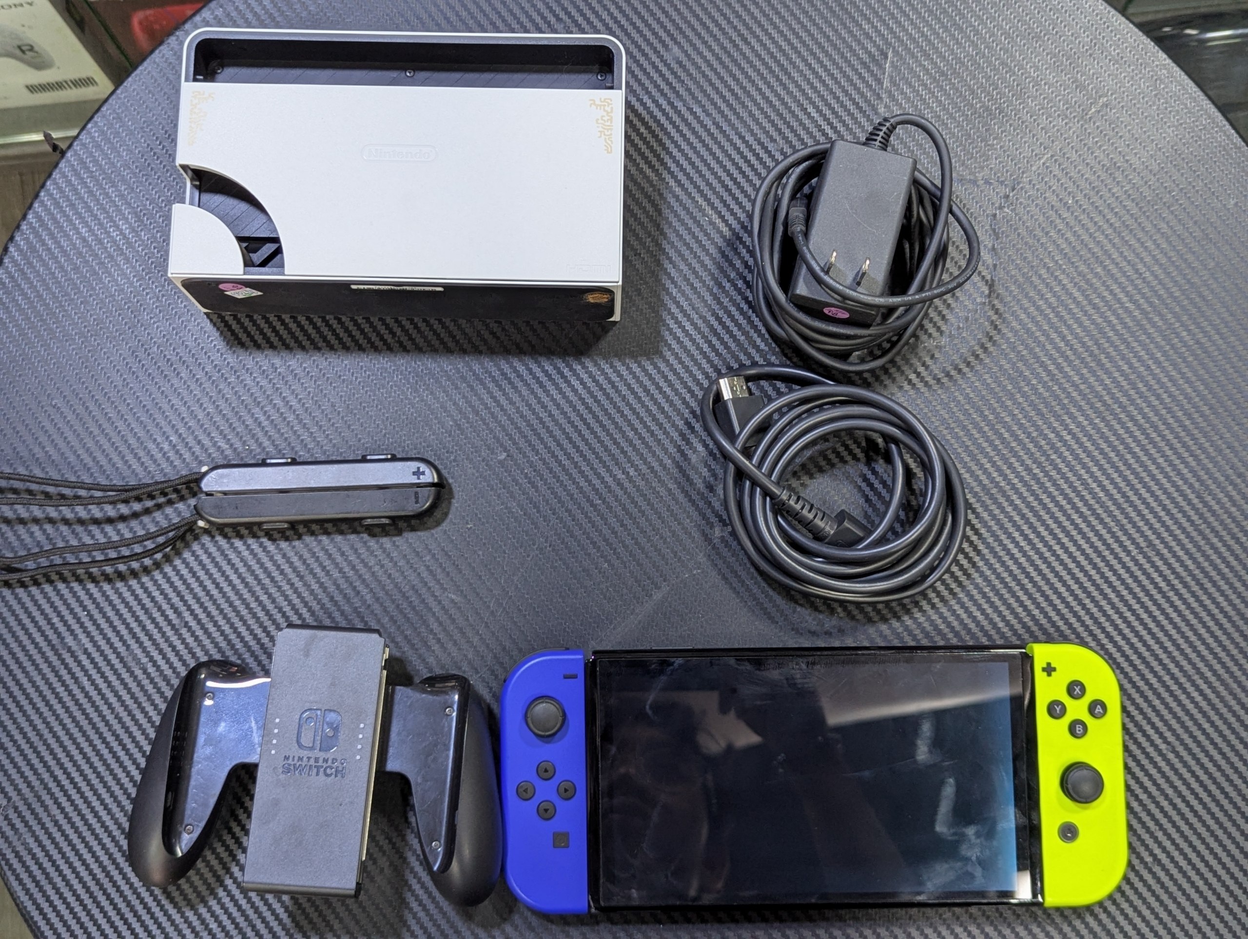 Nintendo Switch OLED - The Legend of Zelda with Nintendo Joy-Con Blue/Yellow Neon  [Pre-owned @BT]